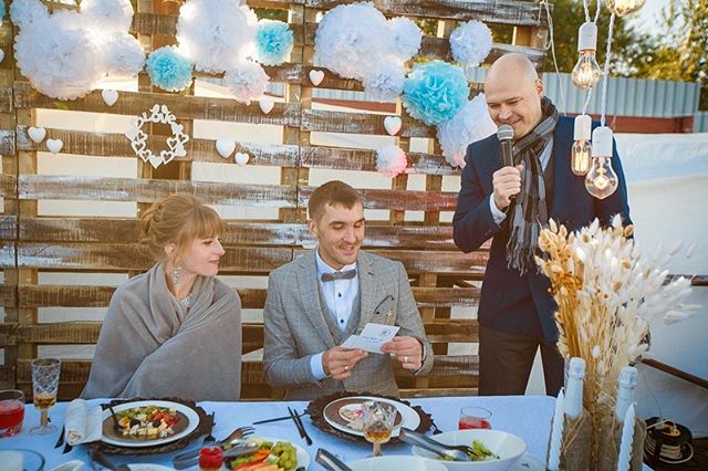 Ох уж эти осенние свадьбы!Загородный дом, напитки собственного производства, лучшие друзья и самые близкие родственники! Короче, кто любит фильмы Кустурицы - листайте карусель!) Света и Антоха! Счастья вам и любви!#ЛучшеЗвонитеКолбину 8 924 203 13 27Вся #ХимияРазвлечений на www.kolbin.ru Фото @vegasslv